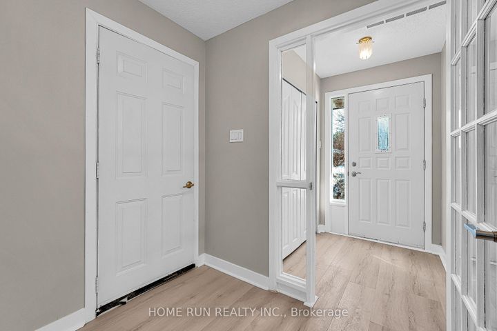 Photo 1 at 1259 Meadowlands Drive E, Nepean (City View/Skyline/Fisher Heights/Parkwood Hills), Ottawa