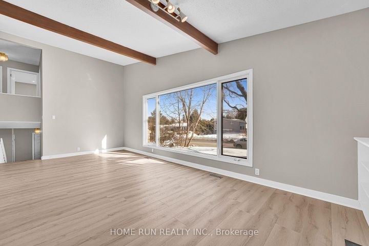 Photo 13 at 1259 Meadowlands Drive E, Nepean (City View/Skyline/Fisher Heights/Parkwood Hills), Ottawa