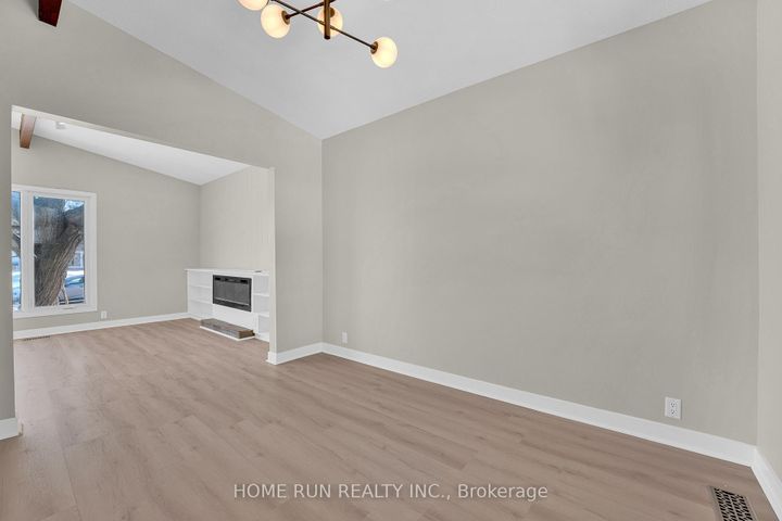 Photo 17 at 1259 Meadowlands Drive E, Nepean (City View/Skyline/Fisher Heights/Parkwood Hills), Ottawa