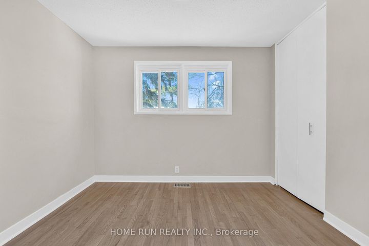 Photo 31 at 1259 Meadowlands Drive E, Nepean (City View/Skyline/Fisher Heights/Parkwood Hills), Ottawa
