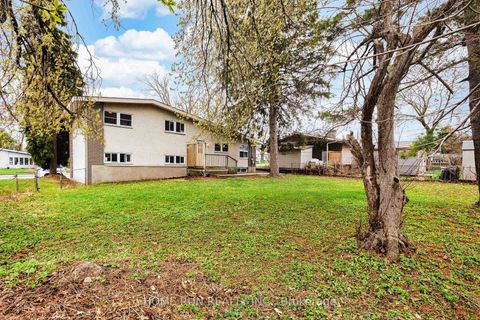 Photo 42 at 1259 Meadowlands Drive E, Nepean (City View/Skyline/Fisher Heights/Parkwood Hills), Ottawa