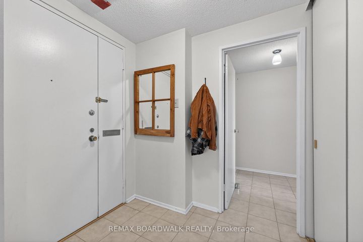 Photo 1 at 308 - 1356 Meadowlands Drive E, Nepean (Borden Farm/Stewart Farm/Carleton Heights/Parkwood Hills), Ottawa