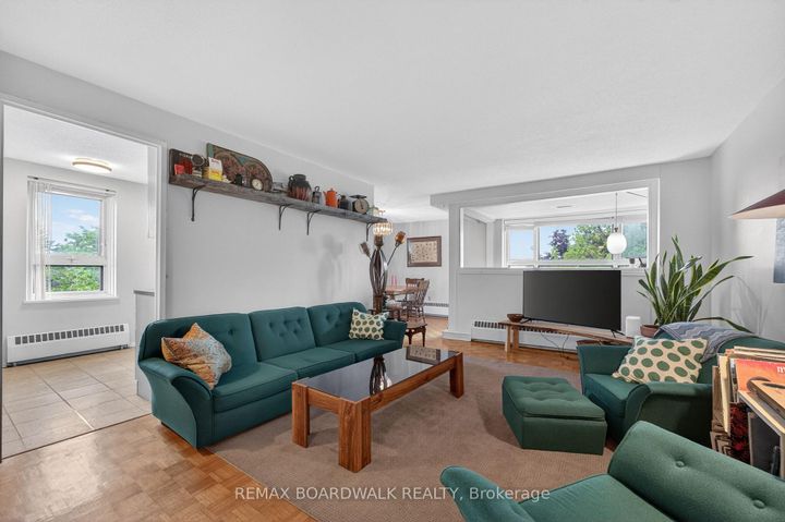 Photo 3 at 308 - 1356 Meadowlands Drive E, Nepean (Borden Farm/Stewart Farm/Carleton Heights/Parkwood Hills), Ottawa