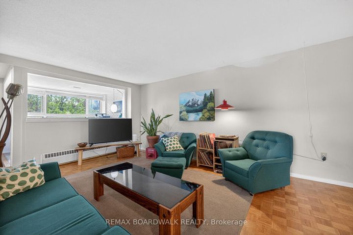 Photo 4 at 308 - 1356 Meadowlands Drive E, Nepean (Borden Farm/Stewart Farm/Carleton Heights/Parkwood Hills), Ottawa