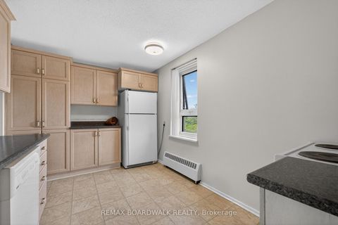 Photo 12 at 308 - 1356 Meadowlands Drive E, Nepean (Borden Farm/Stewart Farm/Carleton Heights/Parkwood Hills), Ottawa