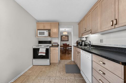 Photo 15 at 308 - 1356 Meadowlands Drive E, Nepean (Borden Farm/Stewart Farm/Carleton Heights/Parkwood Hills), Ottawa