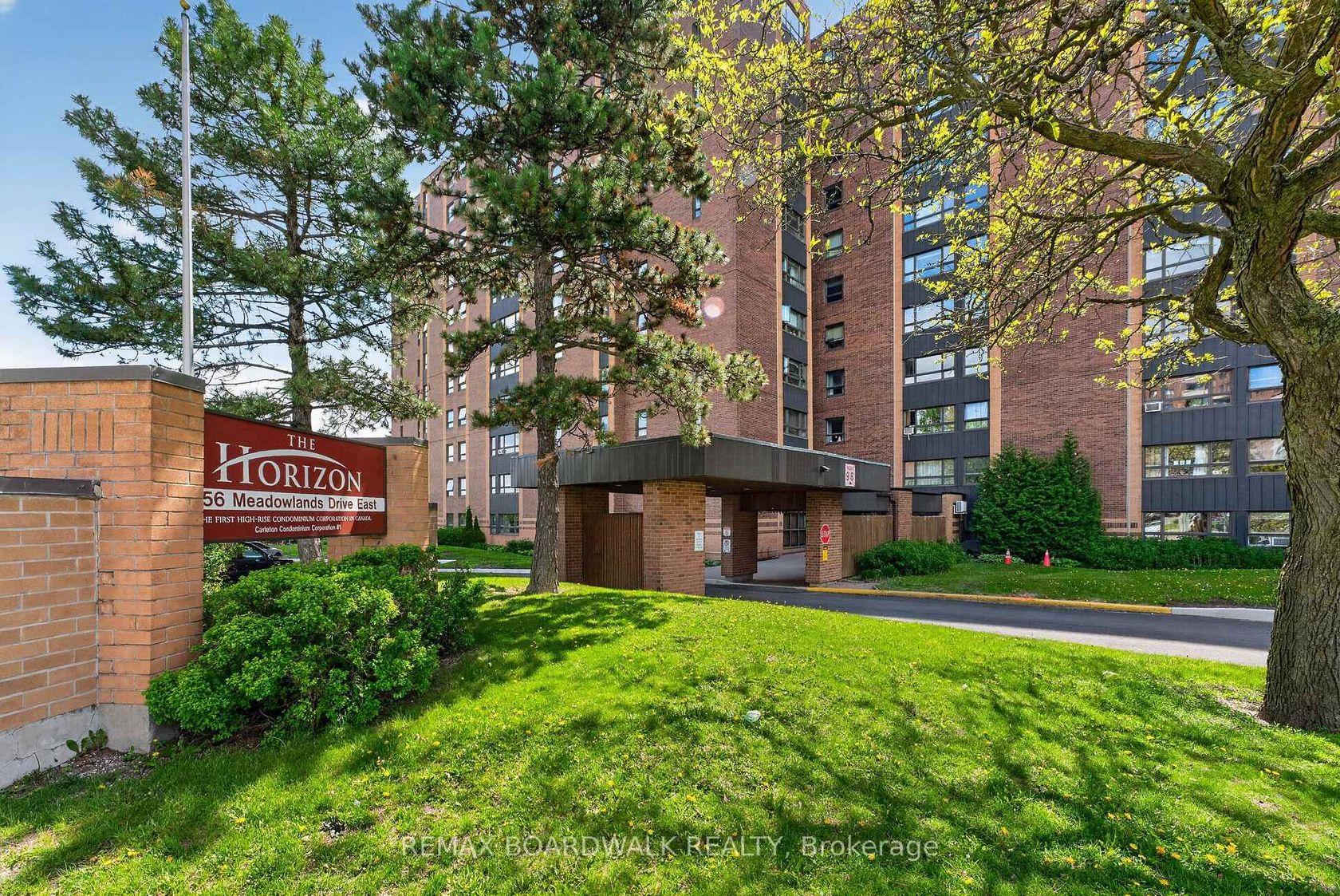 308 - 1356 Meadowlands Drive E, Nepean (Borden Farm/Stewart Farm/Carleton Heights/Parkwood Hills), Ottawa 