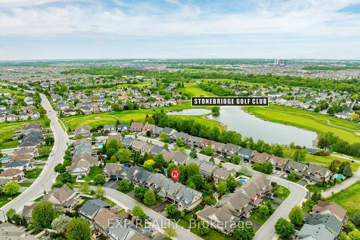 Photo 3 at 36 Oakbriar Crescent, Nepean (Stonebridge), Ottawa