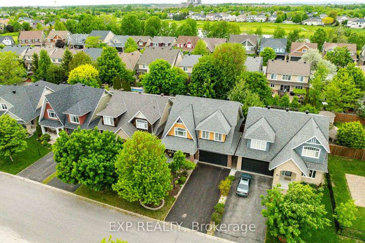 Photo 4 at 36 Oakbriar Crescent, Nepean (Stonebridge), Ottawa