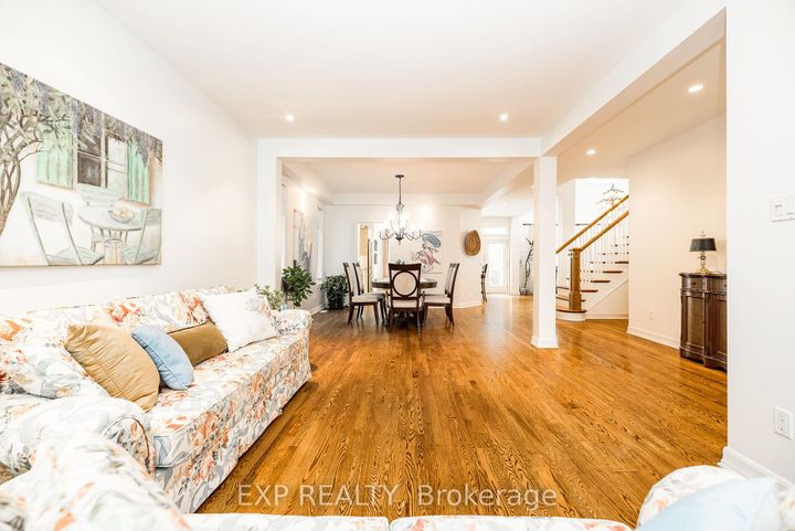 Photo 7 at 36 Oakbriar Crescent, Nepean (Stonebridge), Ottawa