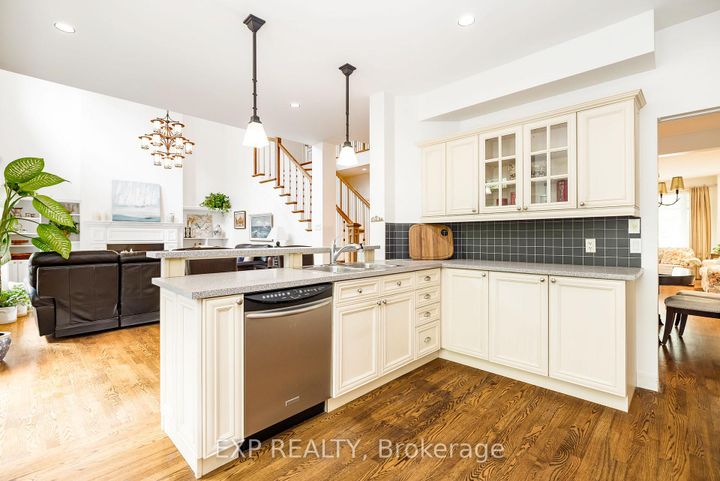 Photo 11 at 36 Oakbriar Crescent, Nepean (Stonebridge), Ottawa