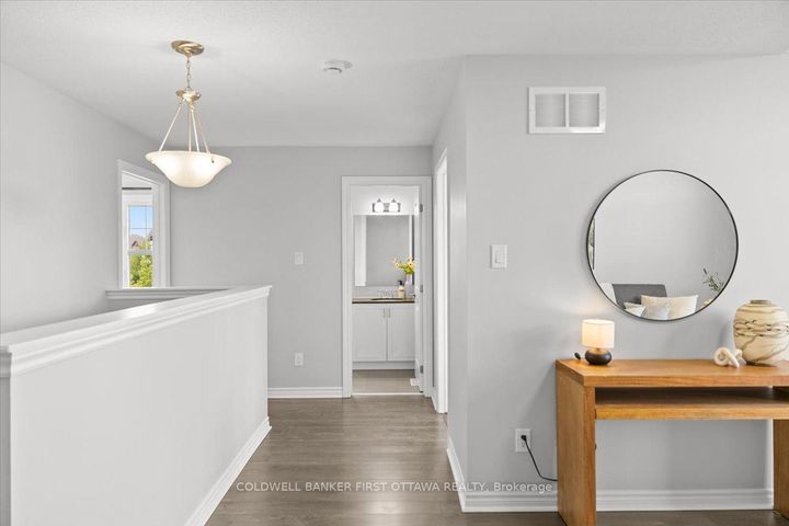 Photo 1 at 619 DUNDONALD Drive, Nepean (Half Moon Bay), Ottawa