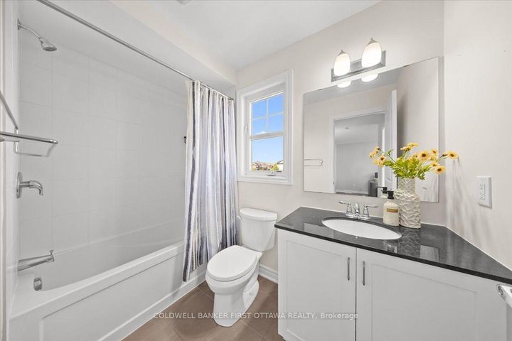 Photo 7 at 619 DUNDONALD Drive, Nepean (Half Moon Bay), Ottawa