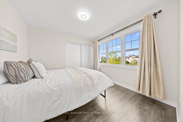 Photo 8 at 619 DUNDONALD Drive, Nepean (Half Moon Bay), Ottawa