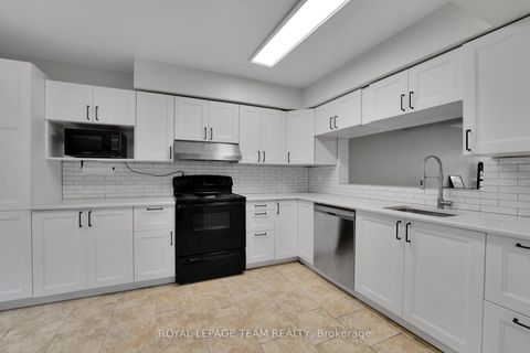 Photo 4 at 20 - 282 Dalehurst Drive, Nepean (Tanglewood), Ottawa