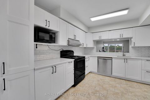Photo 7 at 20 - 282 Dalehurst Drive, Nepean (Tanglewood), Ottawa
