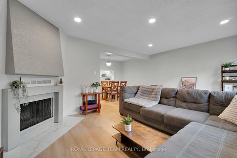 Photo 15 at 20 - 282 Dalehurst Drive, Nepean (Tanglewood), Ottawa