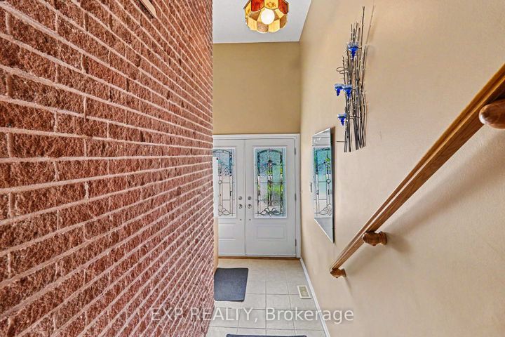 Photo 3 at 47 Langholm Crescent, Nepean (Pheasant Run), Ottawa