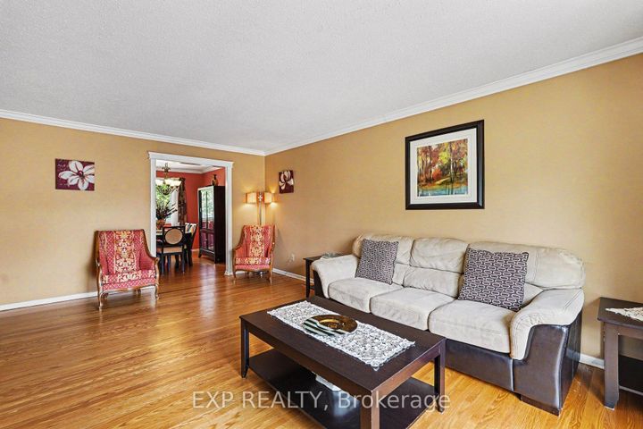 Photo 7 at 47 Langholm Crescent, Nepean (Pheasant Run), Ottawa