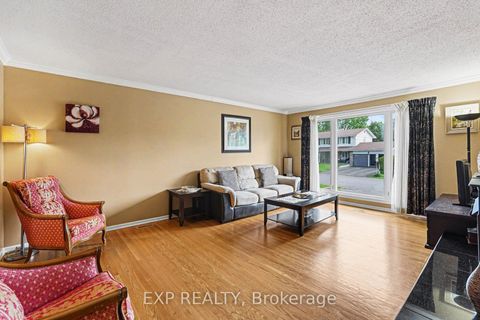Photo 5 at 47 Langholm Crescent, Nepean (Pheasant Run), Ottawa