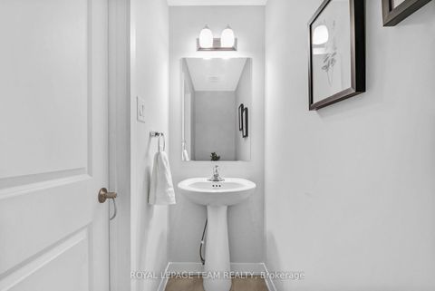Photo 4 at 416 Parnian Private, Nepean (Half Moon Bay), Ottawa