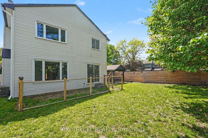 Photo 30 at 16 Lima Way, Nepean (Cedargrove/Fraserdale), Ottawa
