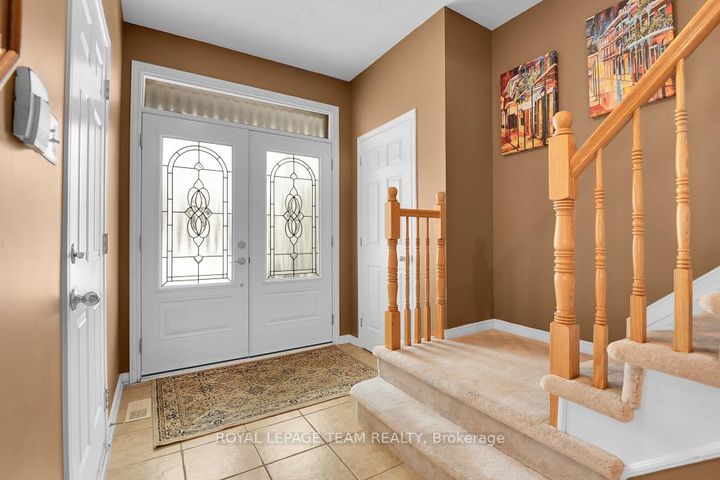 Photo 3 at 162 Redcliff Avenue, Nepean (Longfields), Ottawa