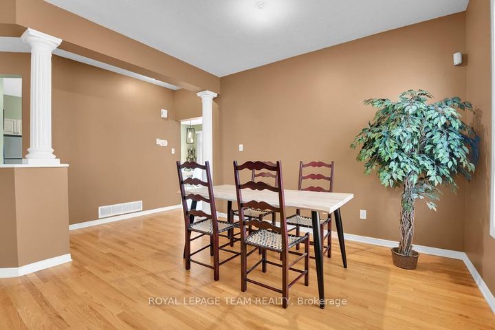 Photo 7 at 162 Redcliff Avenue, Nepean (Longfields), Ottawa