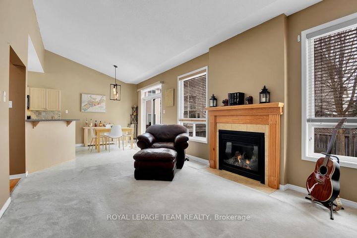 Photo 11 at 162 Redcliff Avenue, Nepean (Longfields), Ottawa