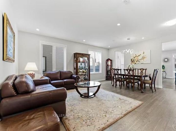 Photo 8 at 352 Cloyne Crescent, Nepean (Half Moon Bay), Ottawa