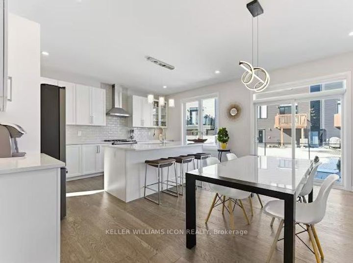 Photo 13 at 352 Cloyne Crescent, Nepean (Half Moon Bay), Ottawa