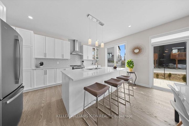 Photo 15 at 352 Cloyne Crescent, Nepean (Half Moon Bay), Ottawa