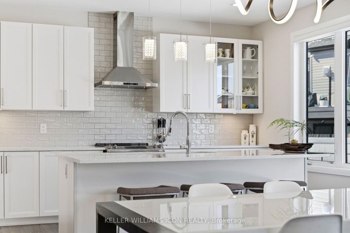 Photo 16 at 352 Cloyne Crescent, Nepean (Half Moon Bay), Ottawa
