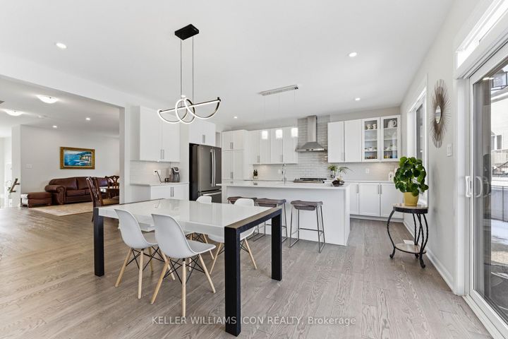 Photo 18 at 352 Cloyne Crescent, Nepean (Half Moon Bay), Ottawa