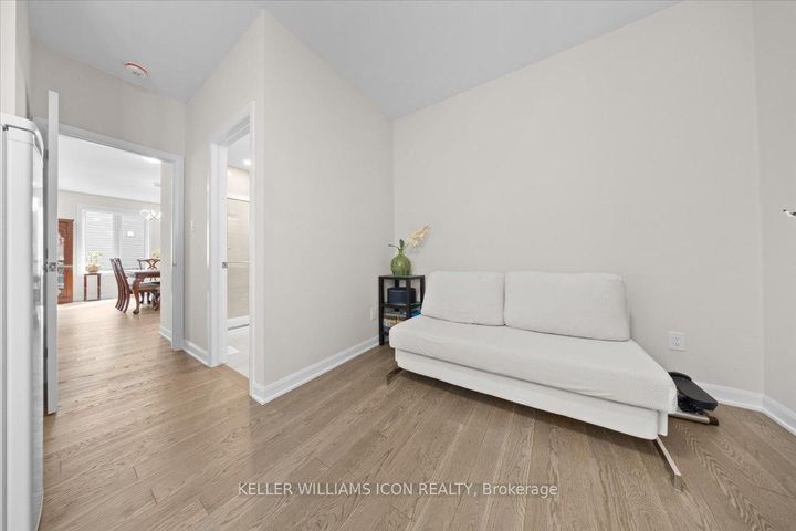 Photo 22 at 352 Cloyne Crescent, Nepean (Half Moon Bay), Ottawa