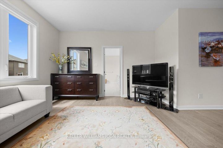 Photo 28 at 352 Cloyne Crescent, Nepean (Half Moon Bay), Ottawa