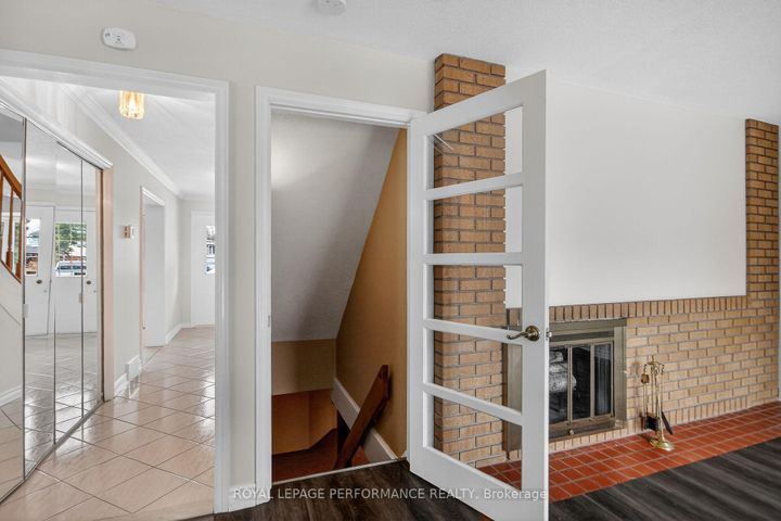 Photo 14 at 15 Hallowell Court, Nepean (Arlington Woods), Ottawa
