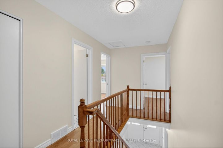 Photo 21 at 15 Hallowell Court, Nepean (Arlington Woods), Ottawa