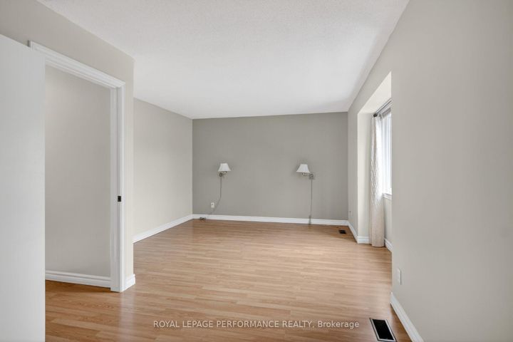 Photo 22 at 15 Hallowell Court, Nepean (Arlington Woods), Ottawa