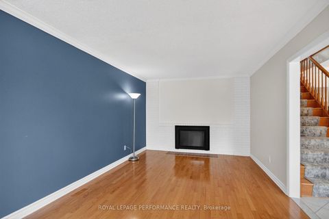 Photo 7 at 15 Hallowell Court, Nepean (Arlington Woods), Ottawa