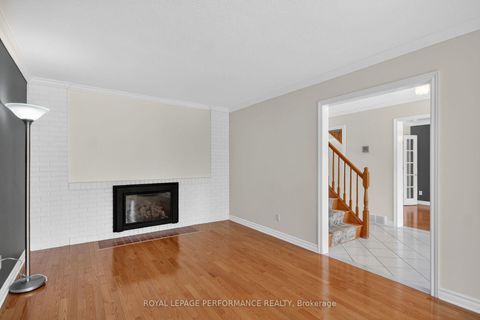 Photo 10 at 15 Hallowell Court, Nepean (Arlington Woods), Ottawa