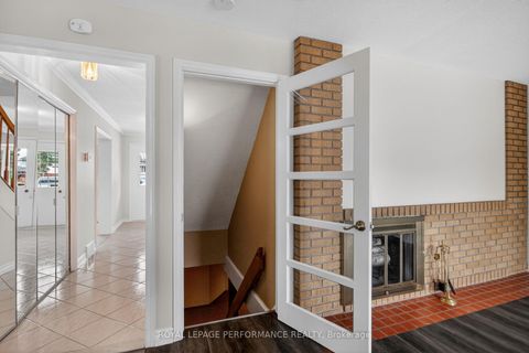 Photo 14 at 15 Hallowell Court, Nepean (Arlington Woods), Ottawa