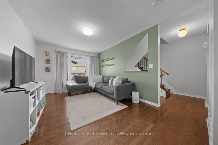 Photo 4 at 241 Monterey Drive, Nepean (Leslie Park), Ottawa