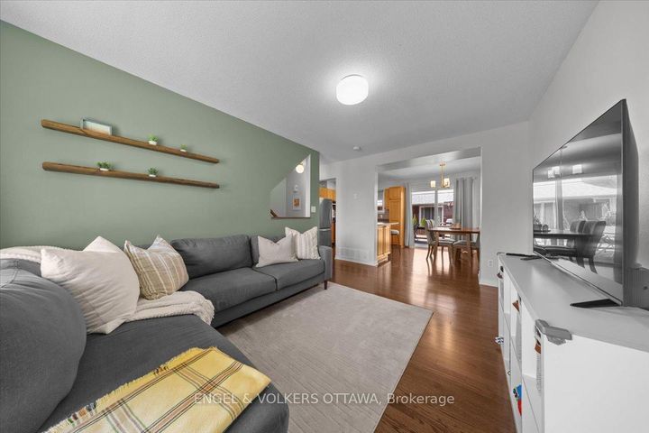 Photo 6 at 241 Monterey Drive, Nepean (Leslie Park), Ottawa