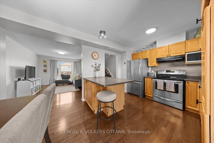 Photo 11 at 241 Monterey Drive, Nepean (Leslie Park), Ottawa