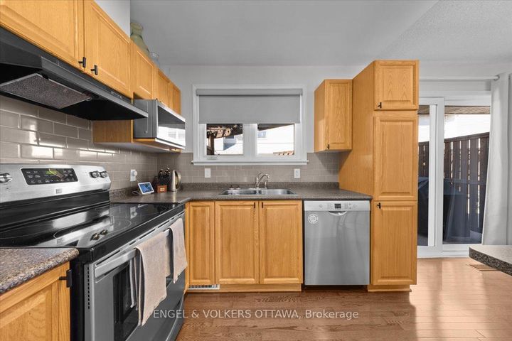 Photo 14 at 241 Monterey Drive, Nepean (Leslie Park), Ottawa