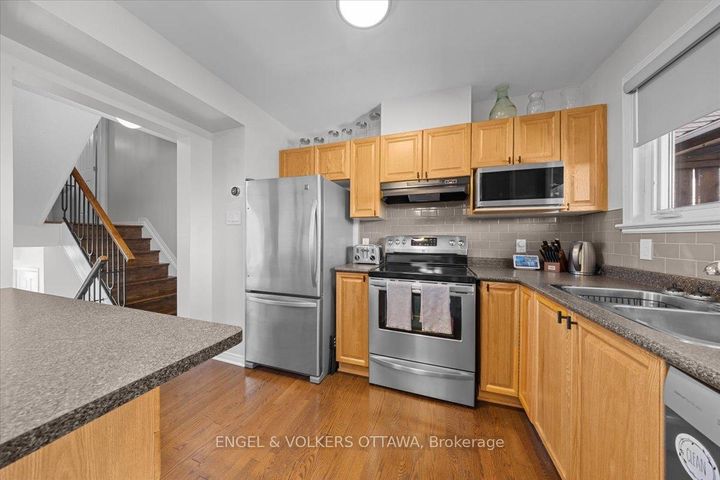 Photo 16 at 241 Monterey Drive, Nepean (Leslie Park), Ottawa