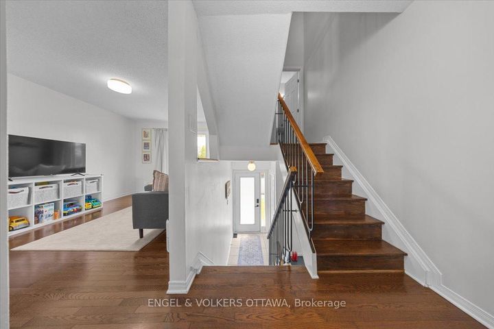 Photo 17 at 241 Monterey Drive, Nepean (Leslie Park), Ottawa