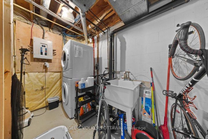 Photo 31 at 241 Monterey Drive, Nepean (Leslie Park), Ottawa