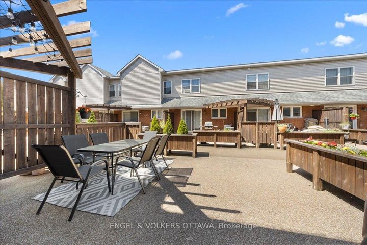 Photo 32 at 241 Monterey Drive, Nepean (Leslie Park), Ottawa